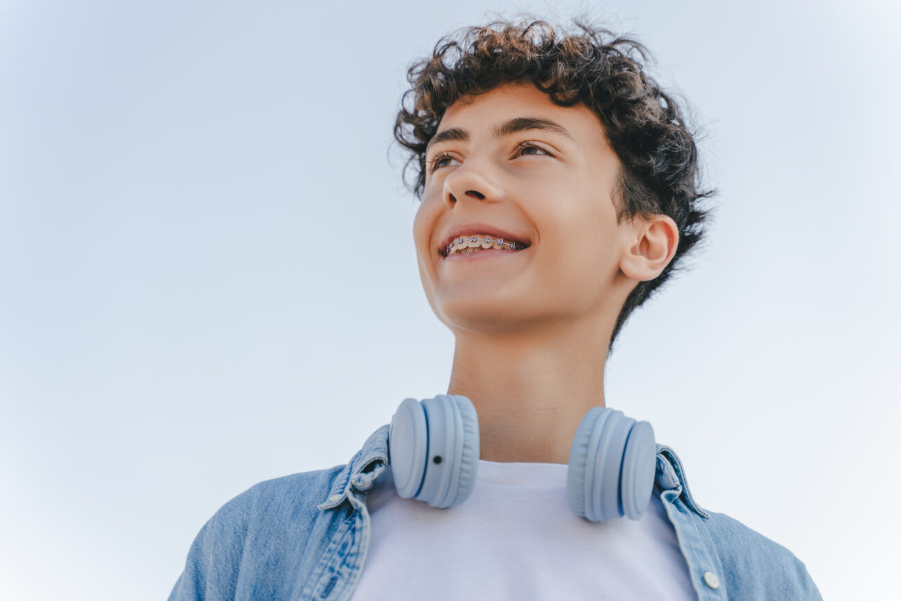 Each type of braces presents distinct advantages. Your lifestyle, preferences, and dental condition will influence your decision.